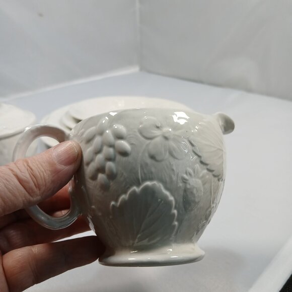 Cuthbertson's Burleigh Davenport Set Of Strawberry  Grape Leaf White Dinnerware - Picture 7 of 16